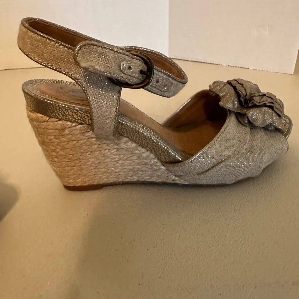 Nurture new size 6‎ platform wedge heel sandal